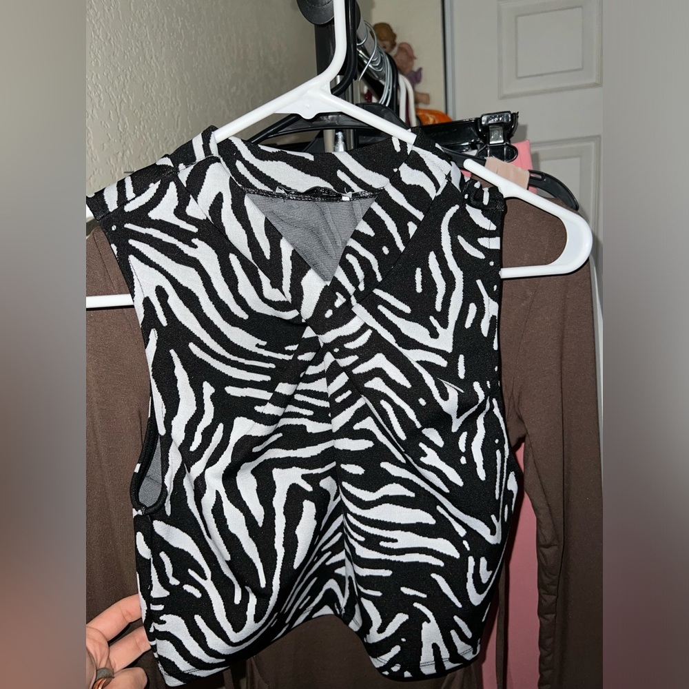Zebra crop top